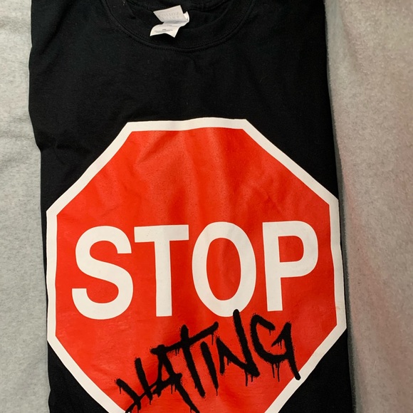 STREET APPAREL - Picture 2 of 3